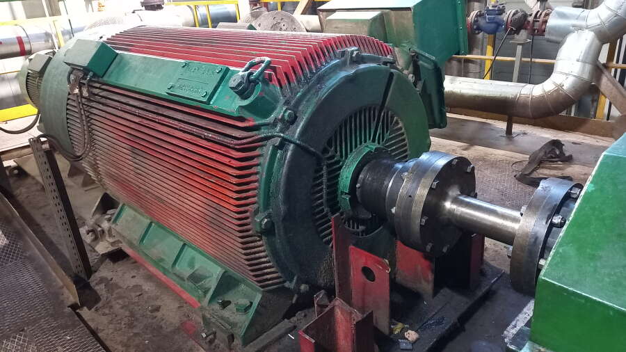 Вибродиагностика двигателя 1,6 МВт агрегата рафинера с балансировкой полумуфты