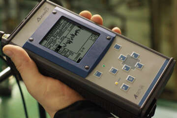 Анализатор вибрации / балансировочный прибор АГАТ-М11